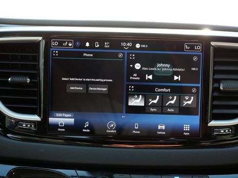 Used 2024 Chrysler Pacifica Touring-L FWD image 17