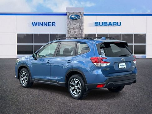 Used 2023 Subaru Forester Premium AWD/4WD image 3