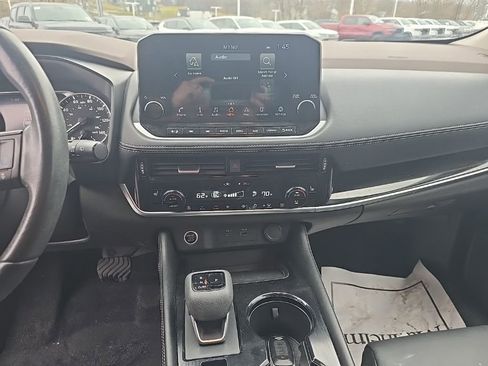 Used 2023 Nissan Rogue SL w/ SL Premium Package image 14