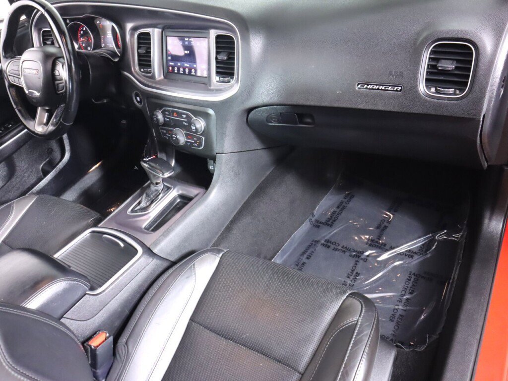 Used 2021 Dodge Charger SXT w/ Leather Interior Group RWD image 38