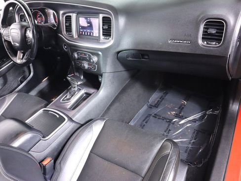 Used 2021 Dodge Charger SXT w/ Leather Interior Group RWD image 38
