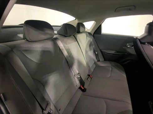 Used 2025 Kia K4 LXS image 23