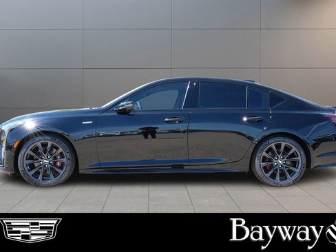 New 2026 Cadillac CT5 V image 4