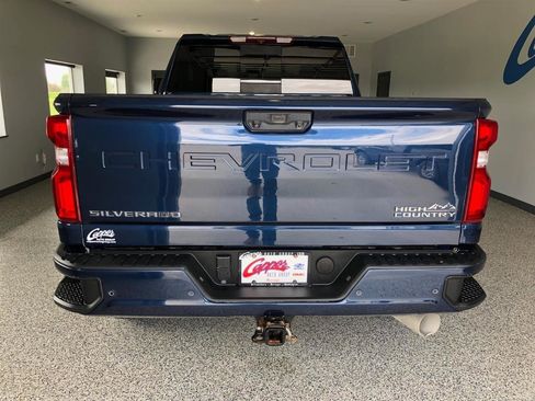 Used 2022 Chevrolet Silverado 2500 High Country AWD/4WD image 3
