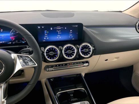 New 2026 Mercedes-Benz GLA 250 image 26
