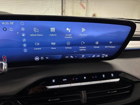 Used 2025 Buick Enclave Preferred image 39