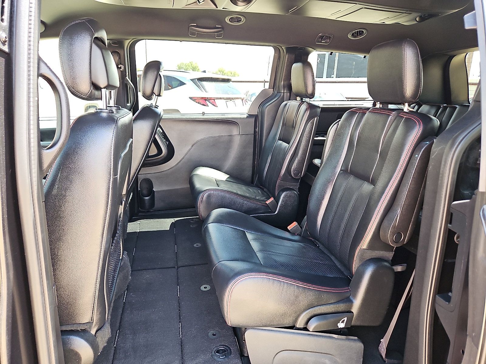 Used 2017 Dodge Grand Caravan GT FWD image 9