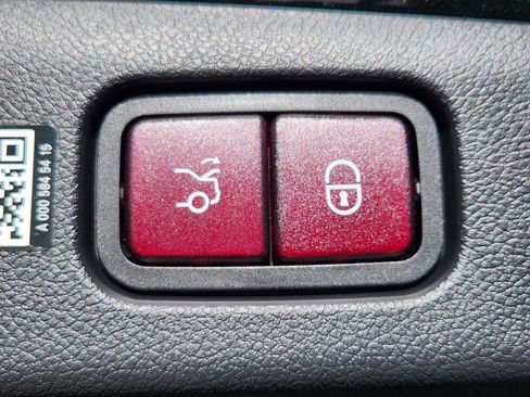 New 2025 Mercedes-Benz E 350 4MATIC Sedan image 15