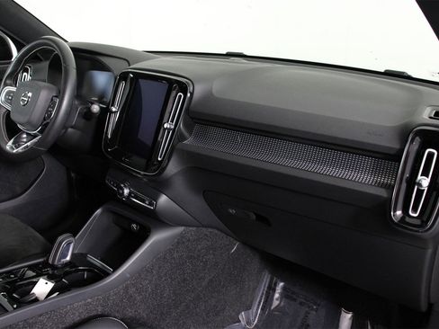 Used 2021 Volvo XC40 T5 R-Design w/ Protection Package Premier image 22