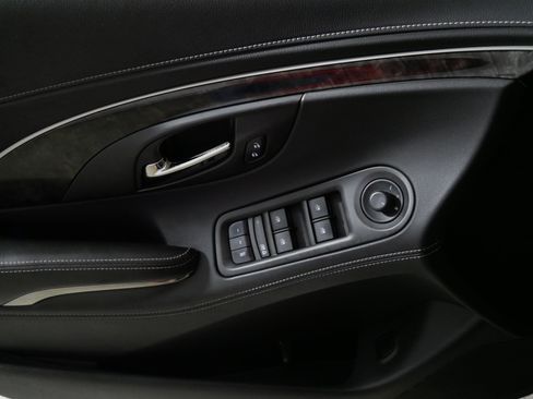 Used 2014 Buick LaCrosse Leather FWD image 19