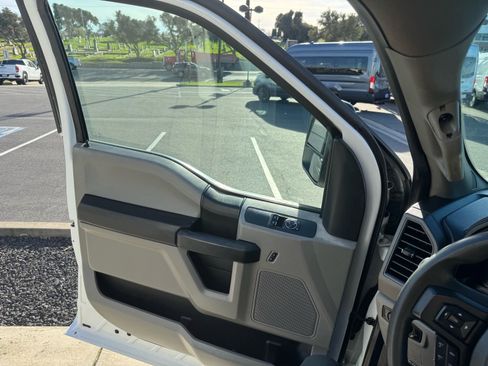 Used 2017 Ford F550 4x4 Regular Cab Super Duty image 14