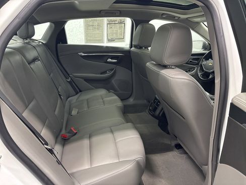 Used 2019 Chevrolet Impala LT image 32