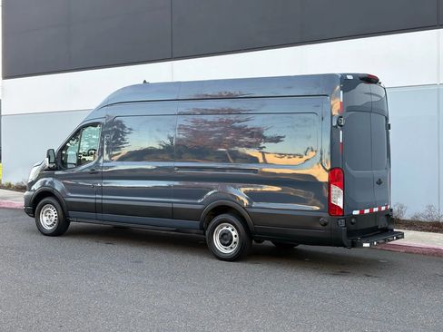 Used 2020 Ford Transit 250 148 High Roof Extended image 4
