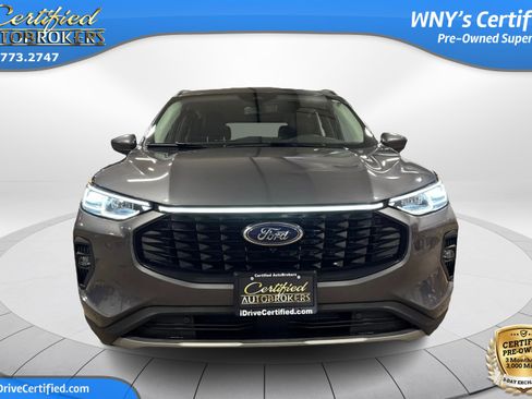 Used 2024 Ford Escape Platinum AWD/4WD image 2