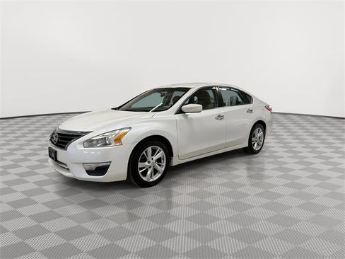 Used 2014 Nissan Altima 2.5 SV image 5