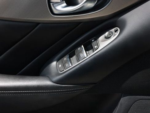 Used 2017 INFINITI Q50 Signature Edition w/ All Weather Package (L93) RWD image 47