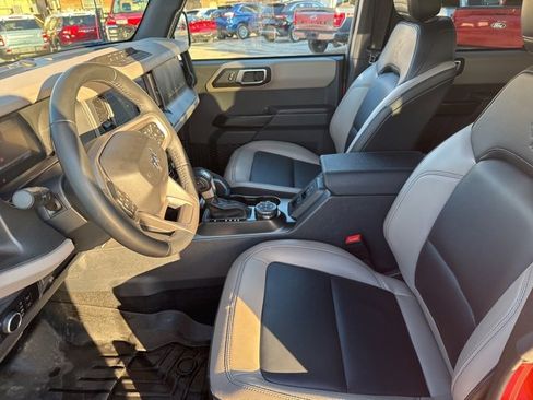 Used 2024 Ford Bronco Wildtrak image 11