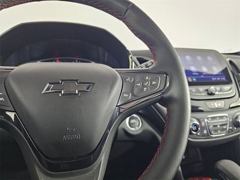 Used 2023 Chevrolet Equinox RS w/ RS Leather Package image 35