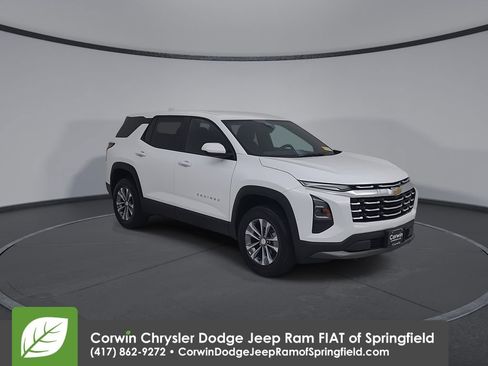 Used 2025 Chevrolet Equinox LT FWD image 3