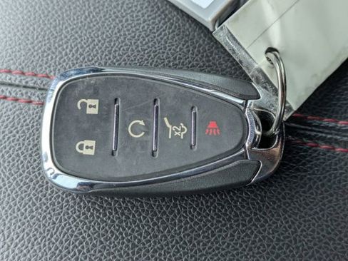 Used 2023 Chevrolet Equinox RS w/ RS Leather Package FWD image 31