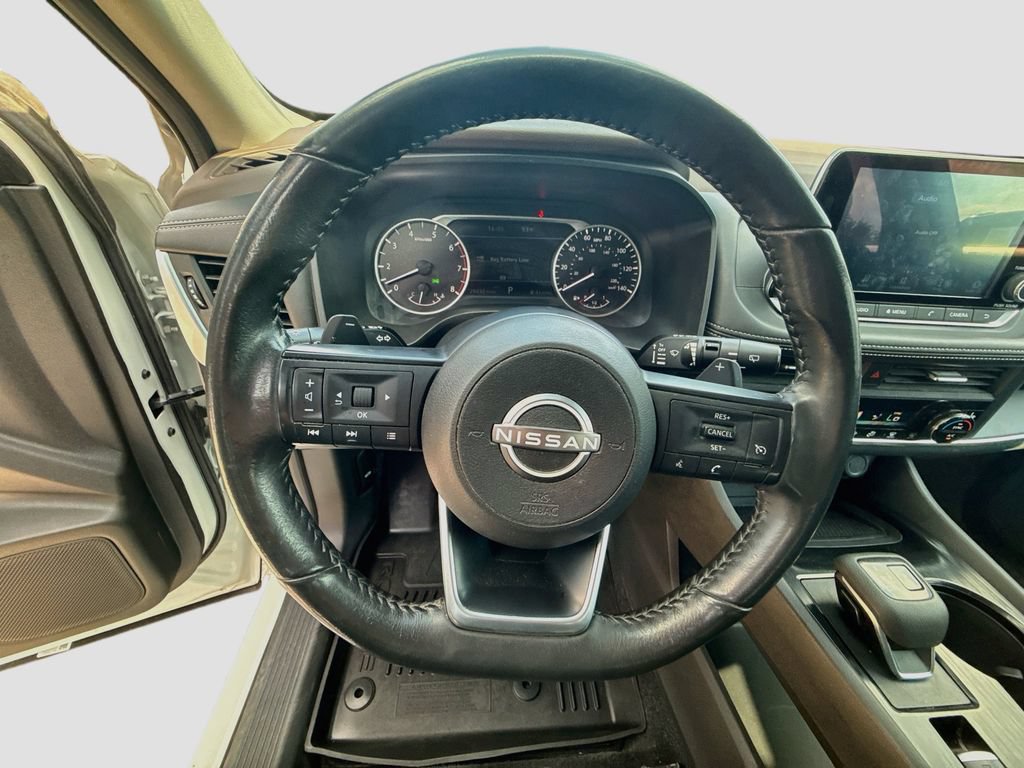 Used 2023 Nissan Rogue S AWD/4WD image 11