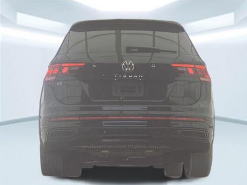Used 2023 Volkswagen Tiguan SE R-Line FWD image 13