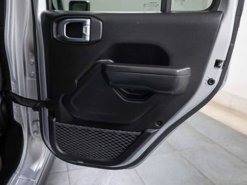 Used 2023 Jeep Wrangler Unlimited AWD/4WD image 18