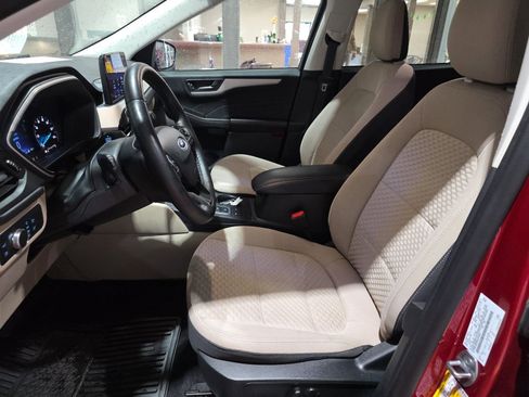 Used 2022 Ford Escape SE w/ Convenience Package image 8