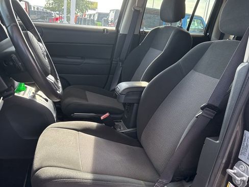 Used 2017 Jeep Patriot Latitude image 9