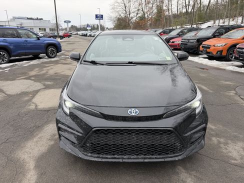 Used 2025 Toyota Corolla SE image 12