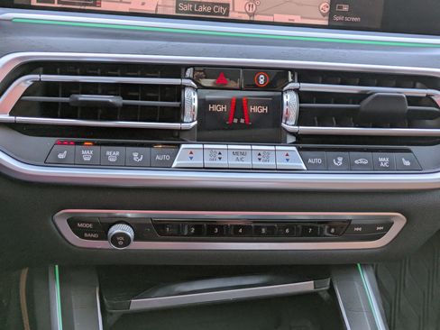 Used 2021 BMW X7 xDrive40i w/ Executive Package image 23