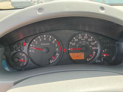 Used 2012 Nissan Frontier SV image 12