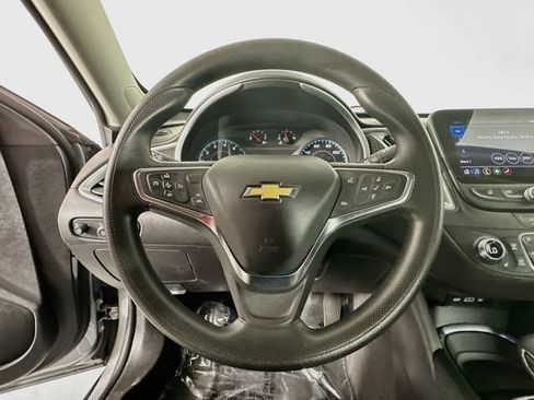 Used 2024 Chevrolet Malibu LT FWD image 13