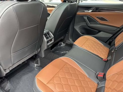 New 2026 Volkswagen Tiguan SEL R-Line AWD/4WD image 9
