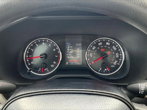 Used 2019 Toyota RAV4 XLE image 24