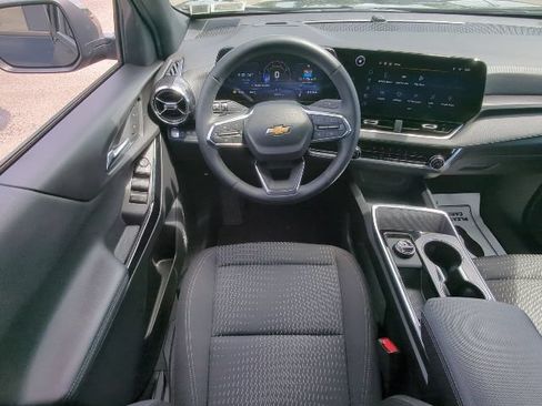 Used 2026 Chevrolet Equinox LT AWD/4WD image 7