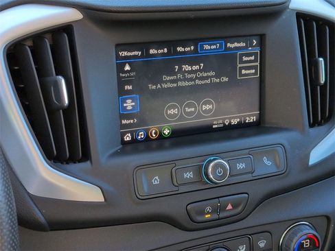 Used 2023 GMC Terrain SLE w/ Driver Convenience Package image 13