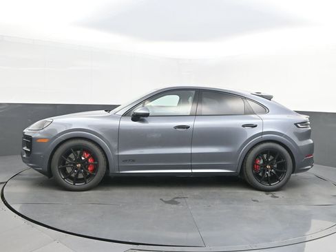 New 2026 Porsche Cayenne GTS image 2