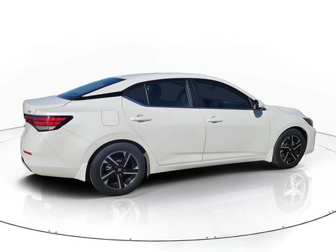Used 2024 Nissan Sentra SV image 4