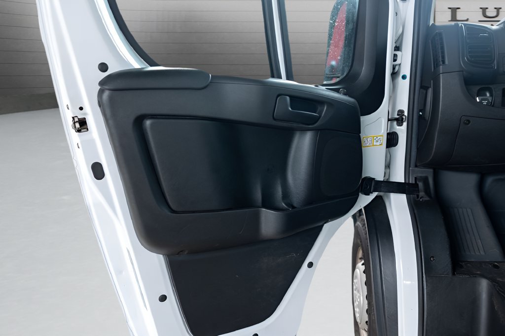 Used 2025 RAM ProMaster 2500 w/ Convenience Group FWD image 25