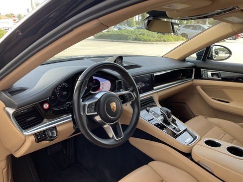Used 2019 Porsche Panamera 4 image 9