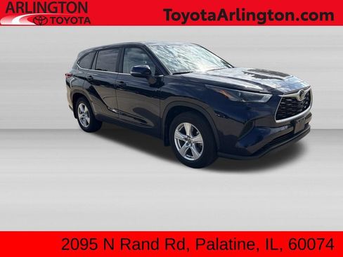 Used 2023 Toyota Highlander L FWD image 1