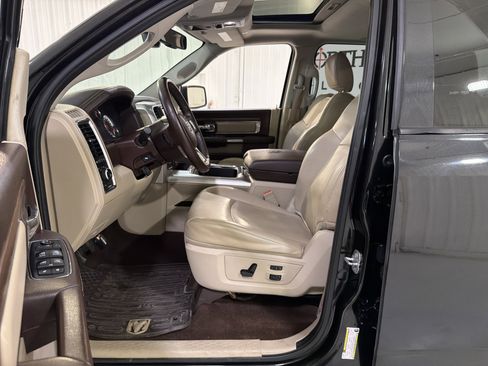 Used 2017 RAM 1500 Laramie w/ Convenience Group image 11