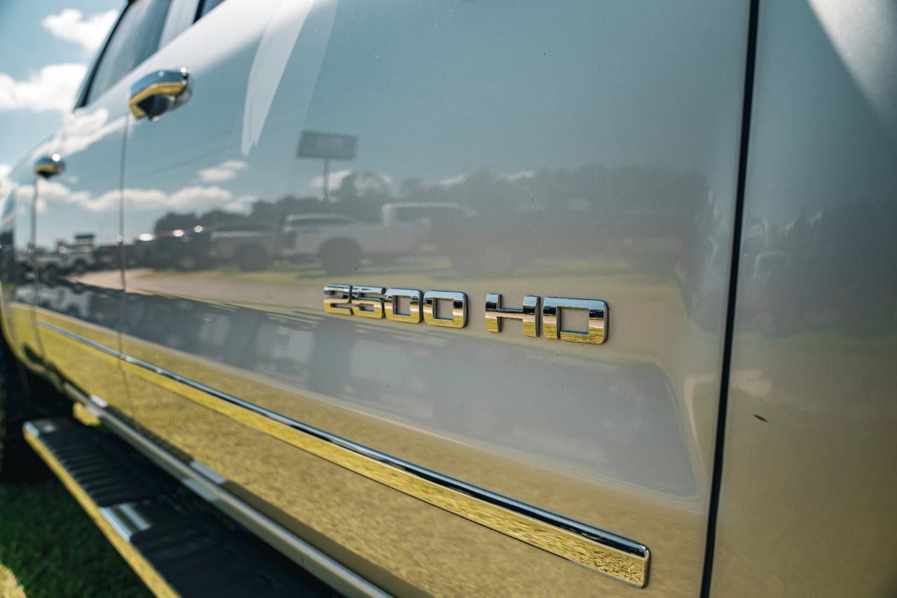 Used 2019 Chevrolet Silverado 2500 LTZ w/ Duramax Plus Package AWD/4WD image 13