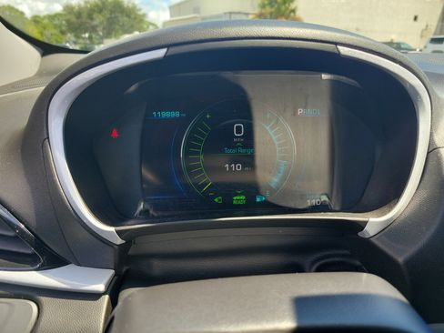 Used 2018 Chevrolet Volt LT w/ Comfort Package FWD image 21