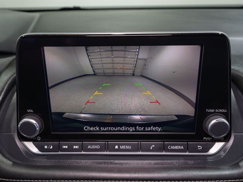 Used 2025 Nissan Rogue SV w/ SV Premium Package FWD image 19