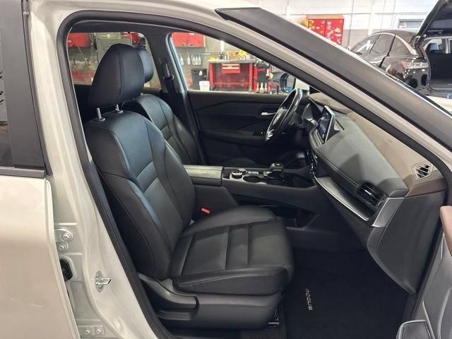 Certified 2023 Nissan Rogue SV w/ SV Premium B Package AWD/4WD image 17