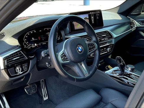 Used 2023 BMW 530i w/ M Sport Package RWD image 8