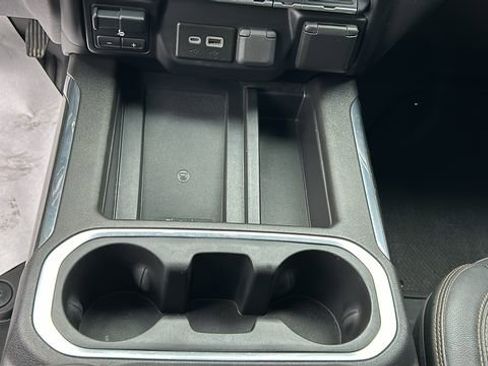 Used 2022 GMC Sierra 1500 AT4 w/ AT4 Preferred Package image 22