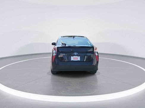 Certified 2018 Toyota Prius Three FWD image 7
